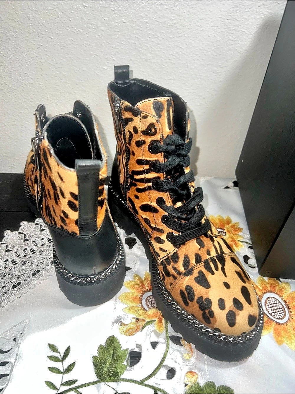 Vince Camuto Mindinta Boots-NWOT - Picture 4 of 10
